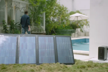 Lade das Bild in den Galerie-Viewer, SALE (neuwertig) - Marstek SATURN B2500-D (neue Version: 2x 800W-Eingangsleistung) Speicher für Balkonkraftwerk