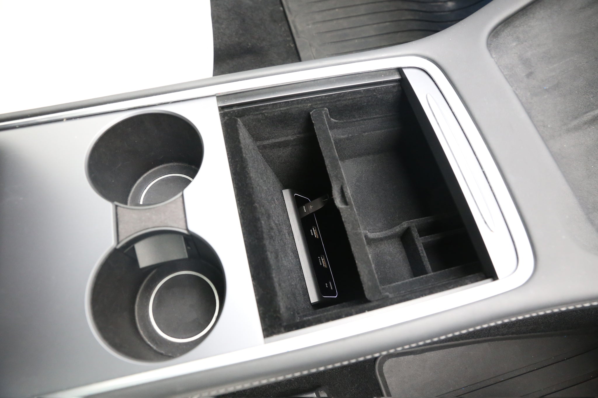 Multi-USB-Hub, Zubehör für die Mittelkonsole im Autoinnenraum mit  5-in-1-Anschlüssen für Tesla Model 3 – die besten Artikel im Online-Shop  Joom Geek